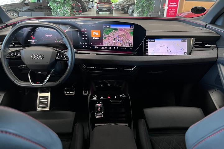 Rød Audi Q6 e-tron fra 2024