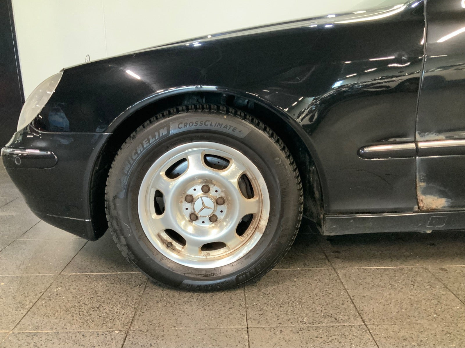 Sort Mercedes S320 fra 2002