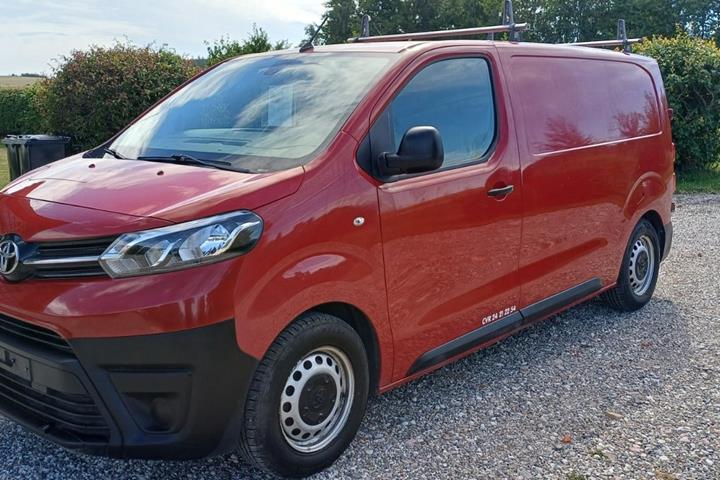 Gul Toyota ProAce fra 2020