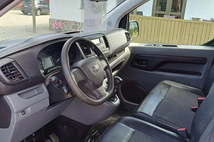 Gul Toyota ProAce fra 2020