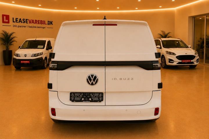 Hvid VW ID.Buzz fra 2024
