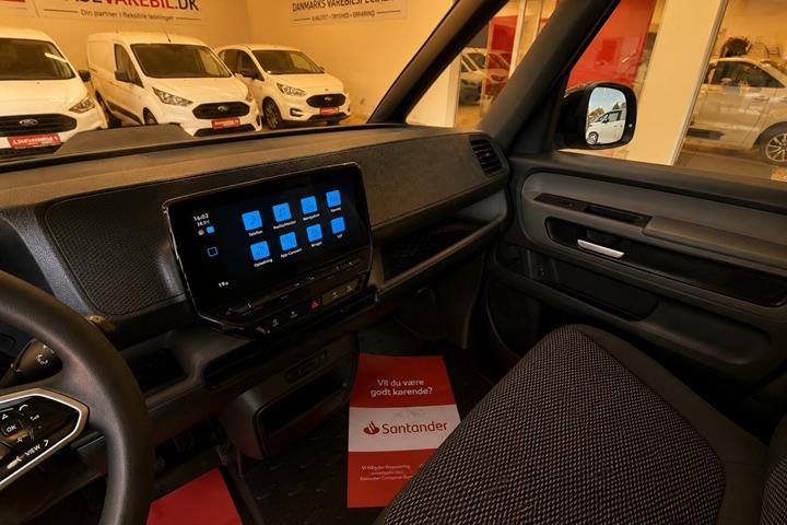 Hvid VW ID.Buzz fra 2024