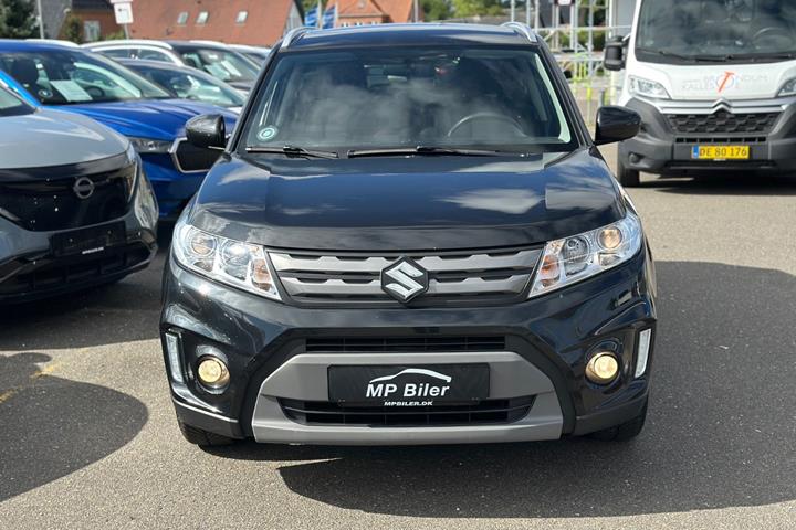 Sort Suzuki Vitara fra 2016
