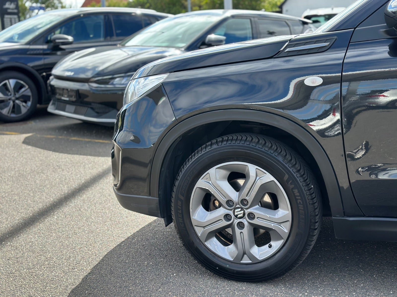 Sort Suzuki Vitara fra 2016