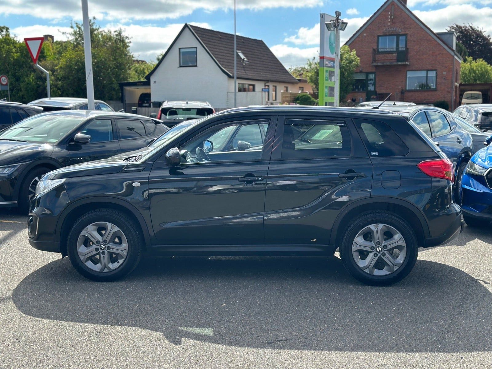 Sort Suzuki Vitara fra 2016