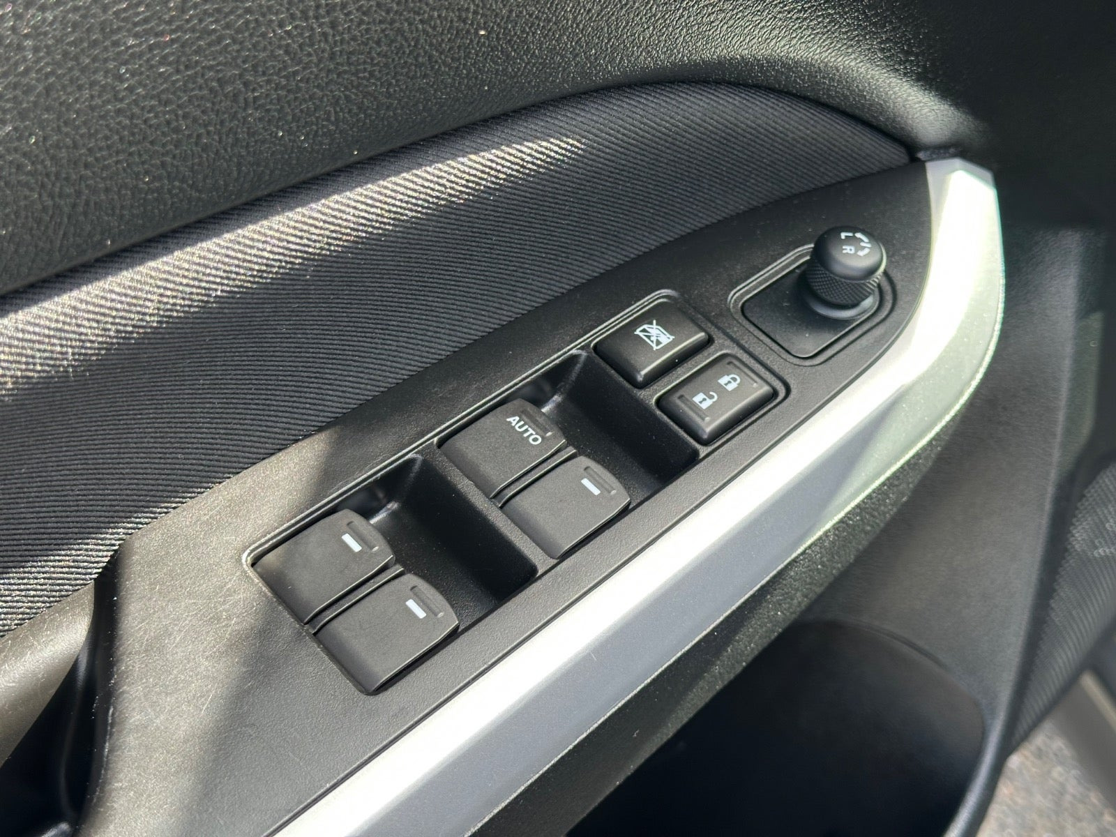Sort Suzuki Vitara fra 2016