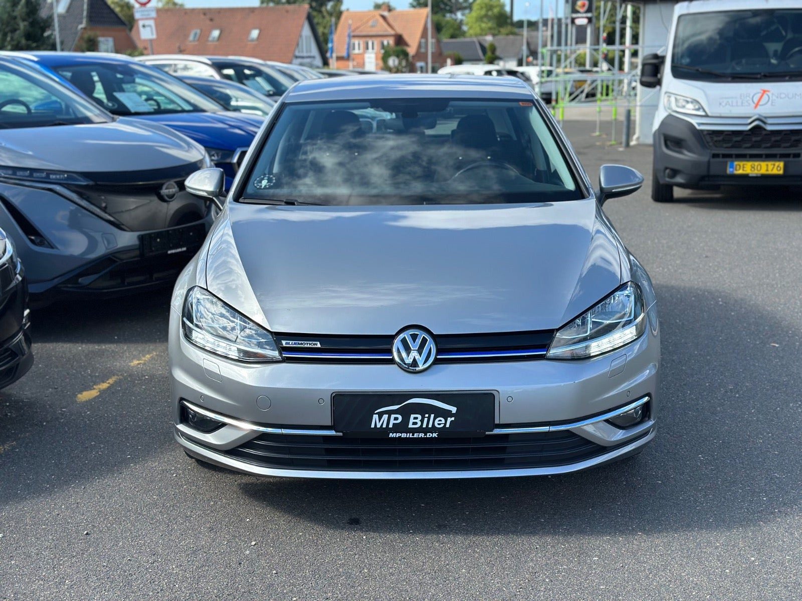 Grå VW Golf VII fra 2019