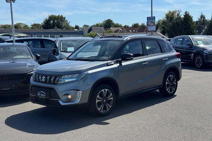 Grå Suzuki Vitara fra 2022