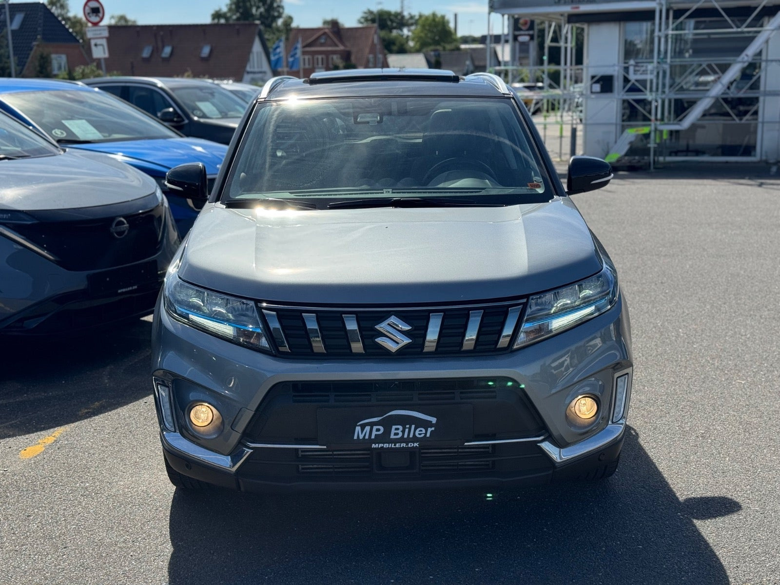 Grå Suzuki Vitara fra 2022