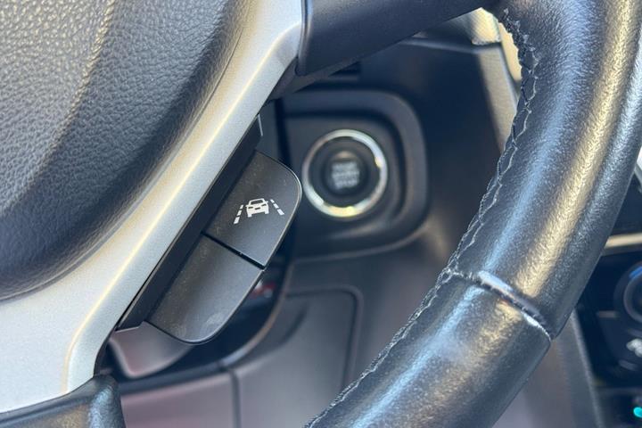 Grå Suzuki Vitara fra 2022