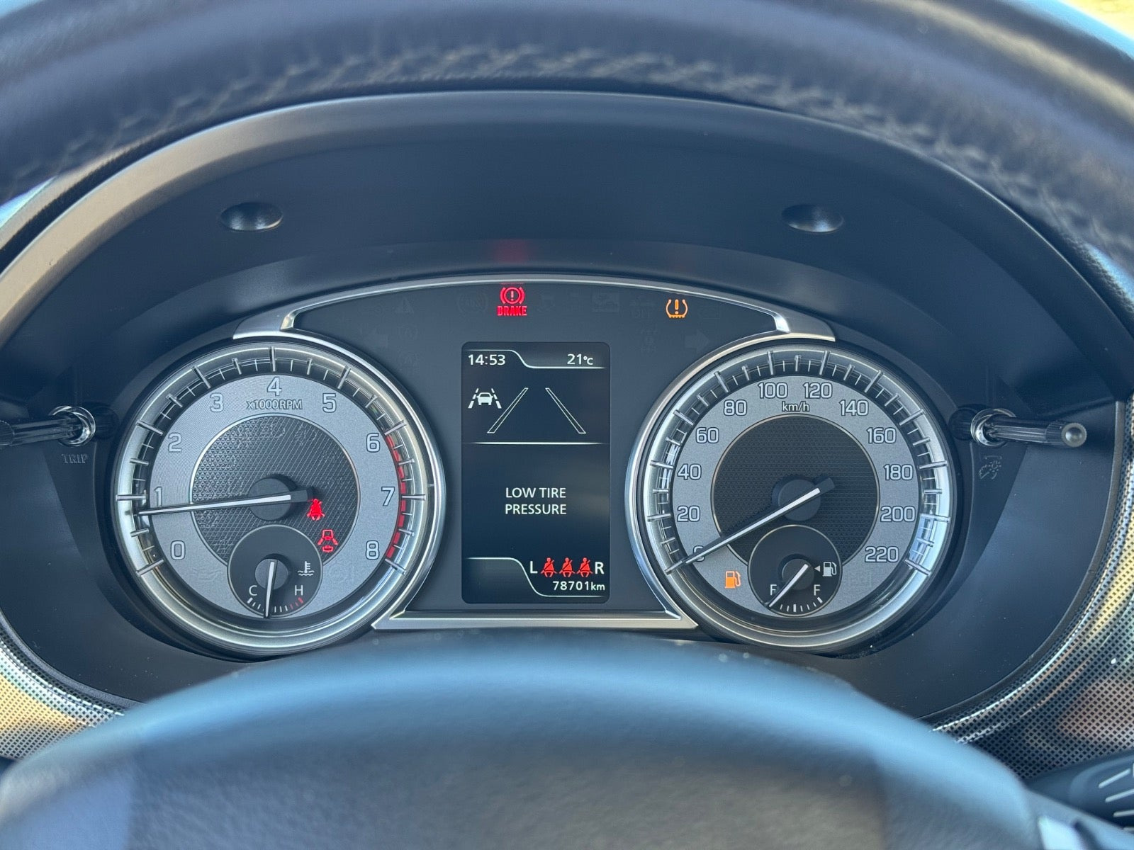 Grå Suzuki Vitara fra 2022