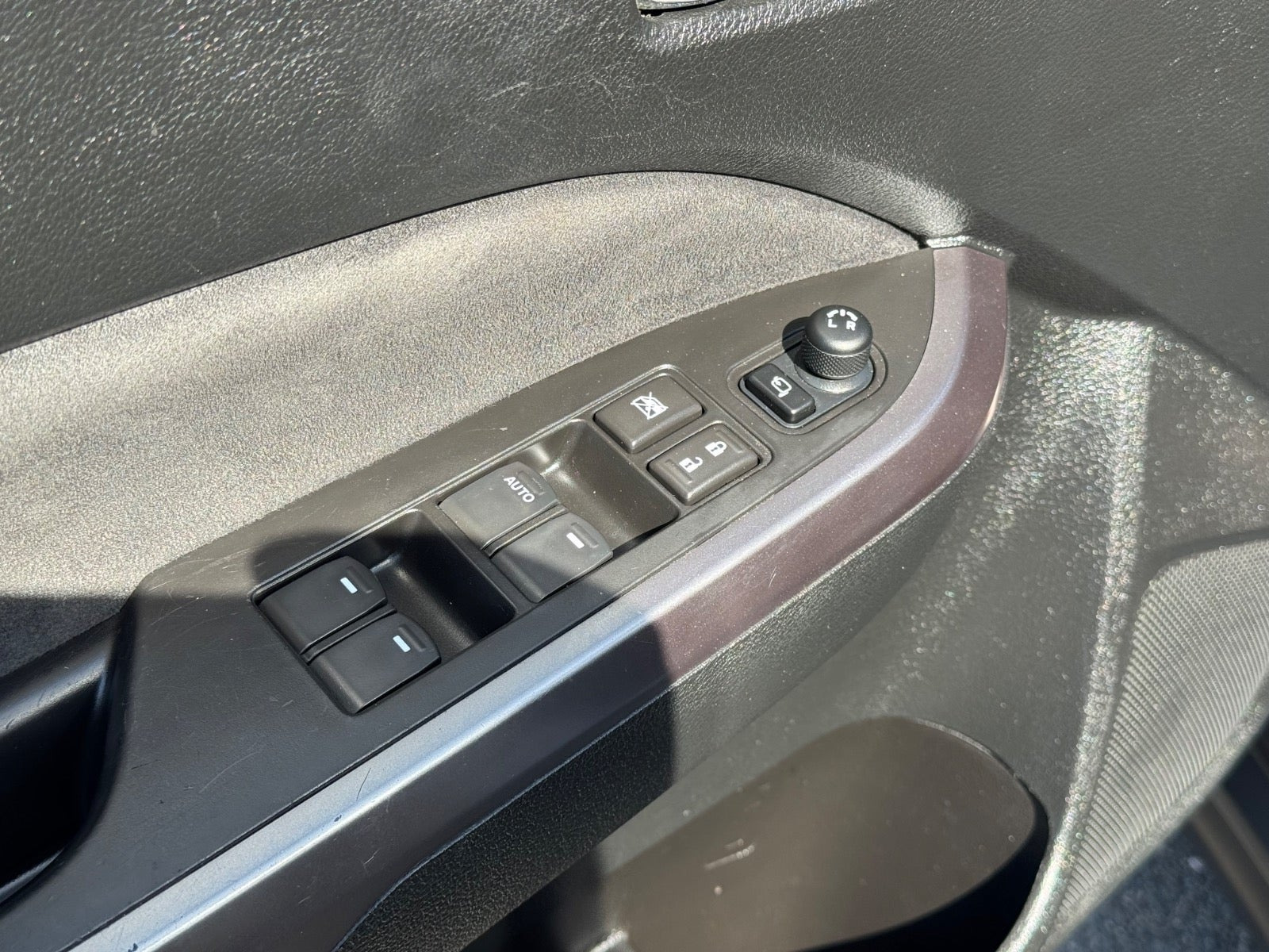 Grå Suzuki Vitara fra 2022