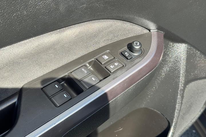 Grå Suzuki Vitara fra 2022