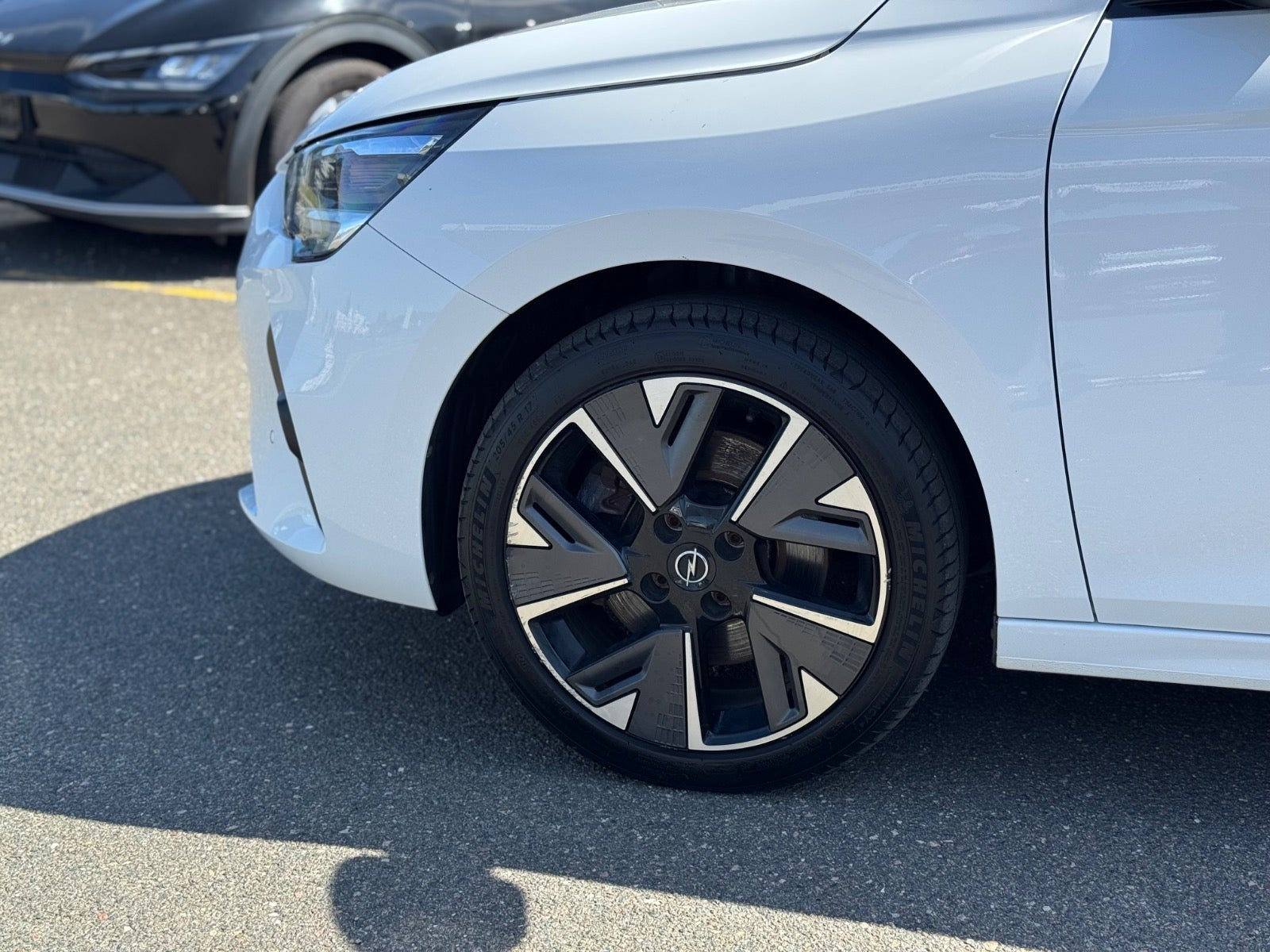 Hvid Opel Corsa-e fra 2021