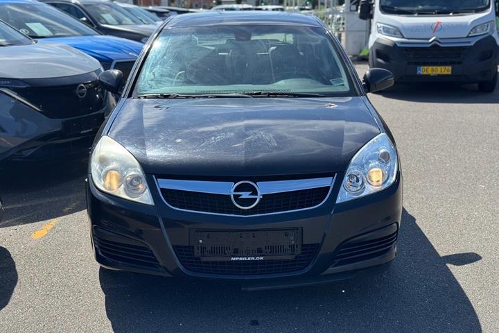 Sort Opel Vectra fra 2008