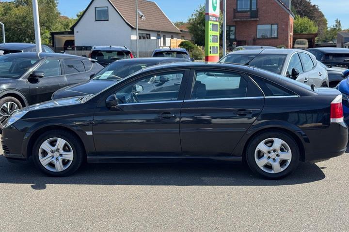 Sort Opel Vectra fra 2008
