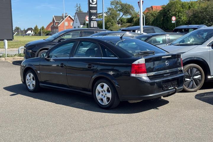 Sort Opel Vectra fra 2008