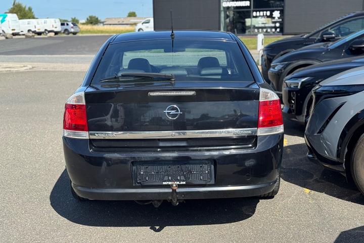 Sort Opel Vectra fra 2008