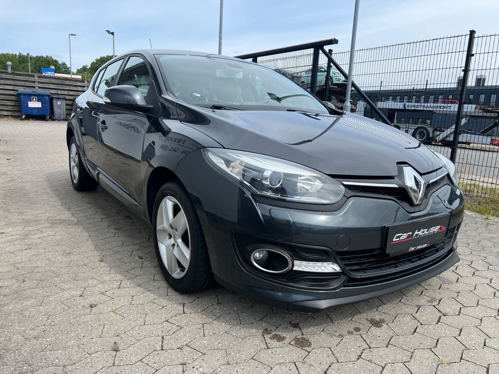 Grå Renault Megane III fra 2014