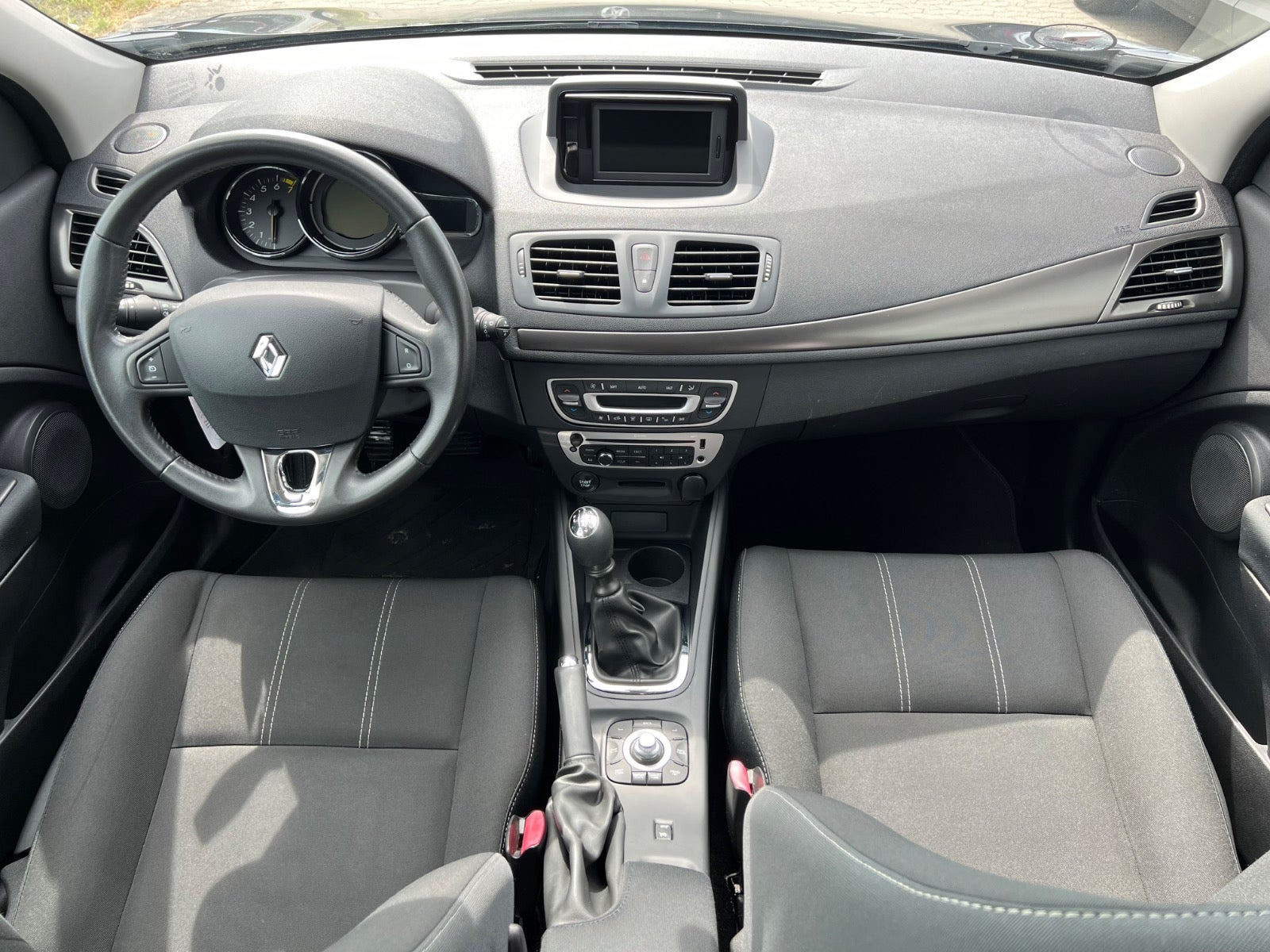 Grå Renault Megane III fra 2014