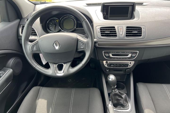 Grå Renault Megane III fra 2014