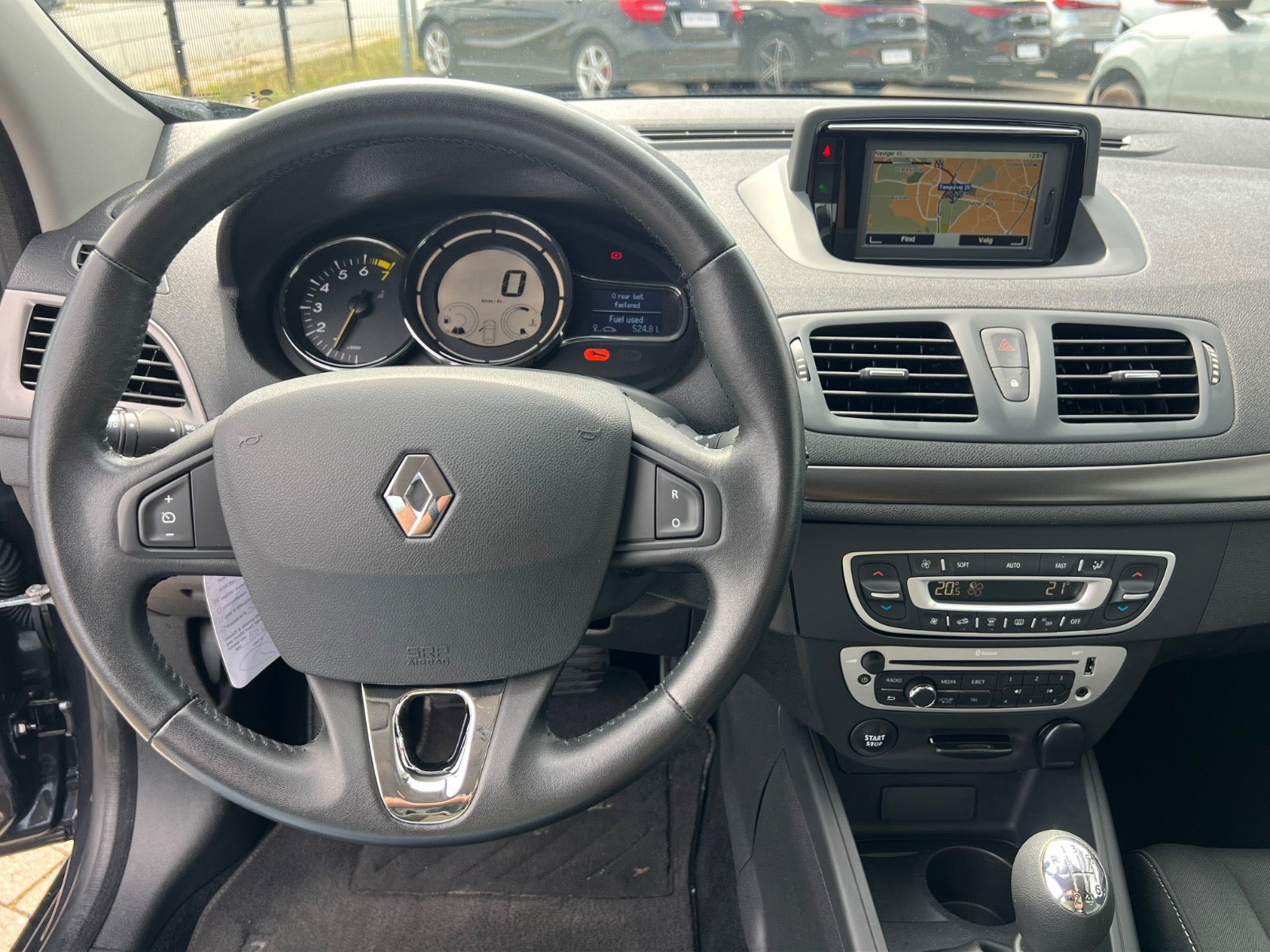 Grå Renault Megane III fra 2014