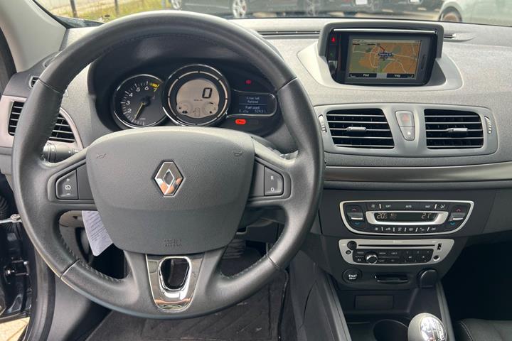 Grå Renault Megane III fra 2014