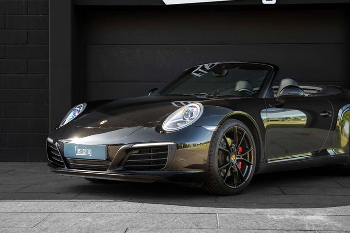 Sort Porsche 911 Carrera S fra 2017