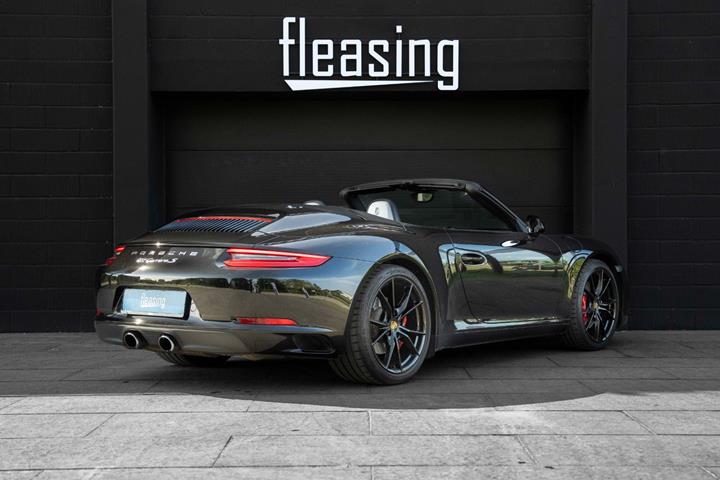 Sort Porsche 911 Carrera S fra 2017