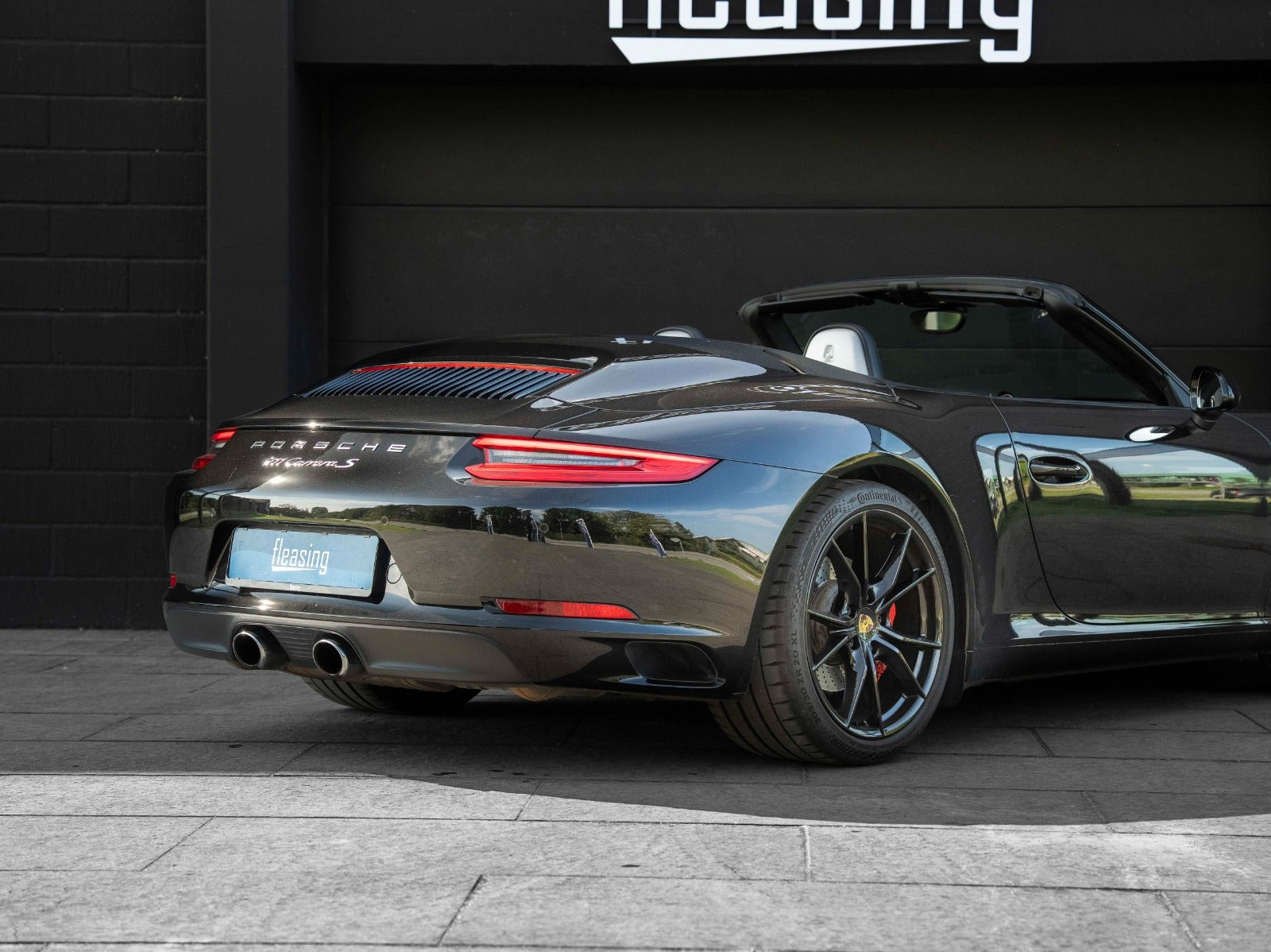 Sort Porsche 911 Carrera S fra 2017
