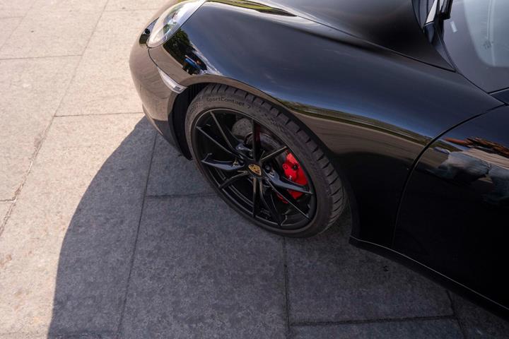 Sort Porsche 911 Carrera S fra 2017