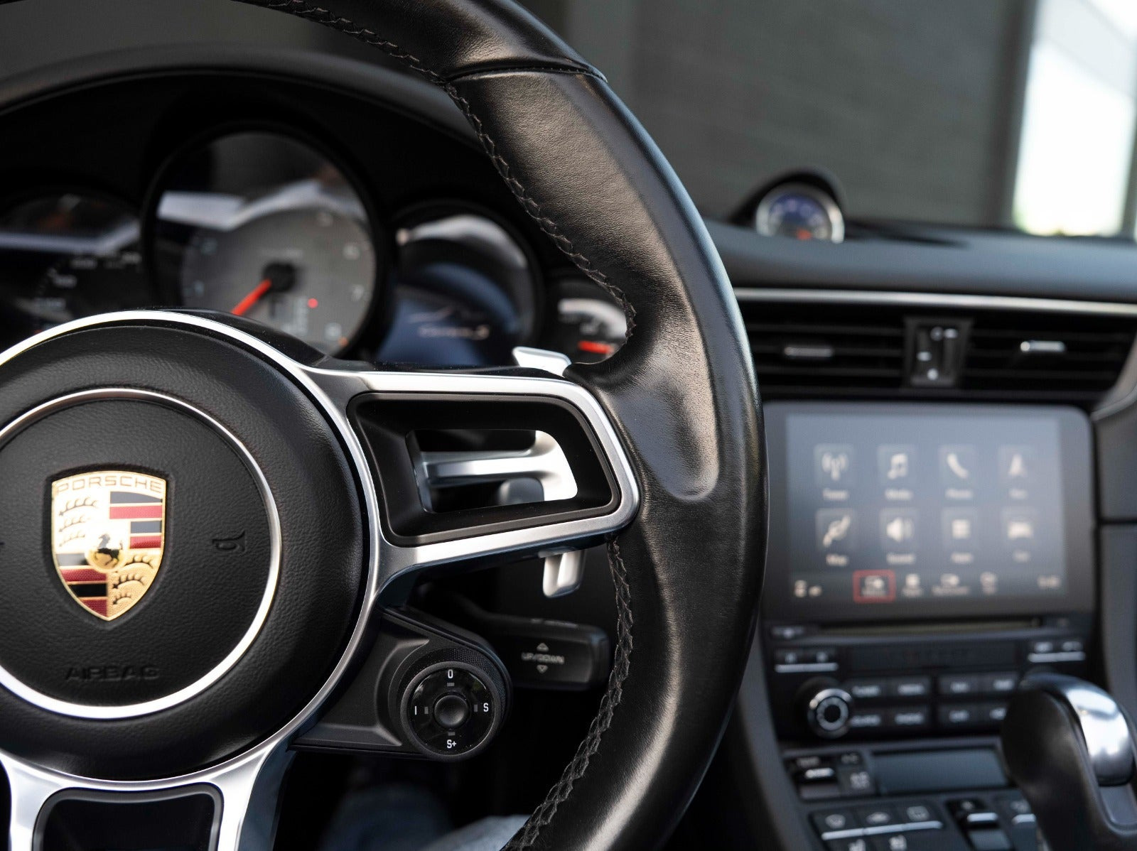 Sort Porsche 911 Carrera S fra 2017