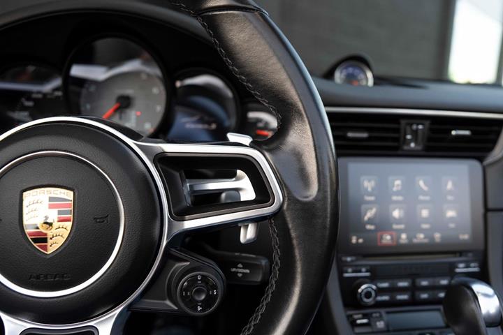 Sort Porsche 911 Carrera S fra 2017