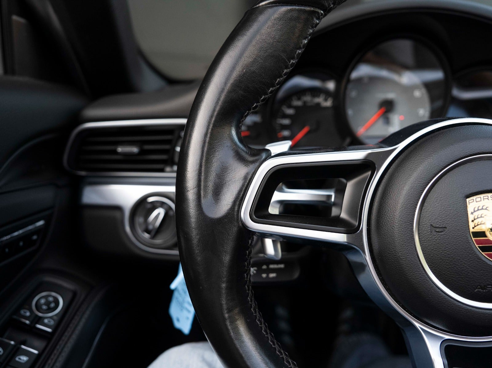 Sort Porsche 911 Carrera S fra 2017