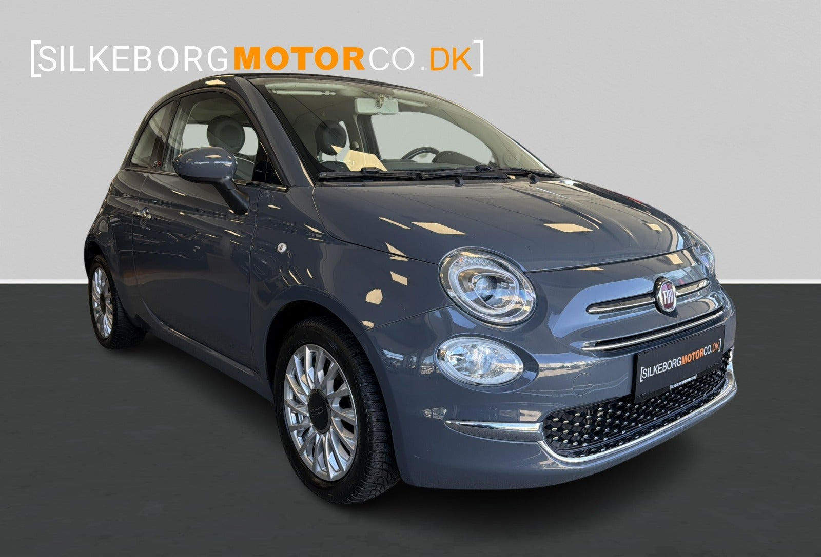 Grå Fiat 500C fra 2017