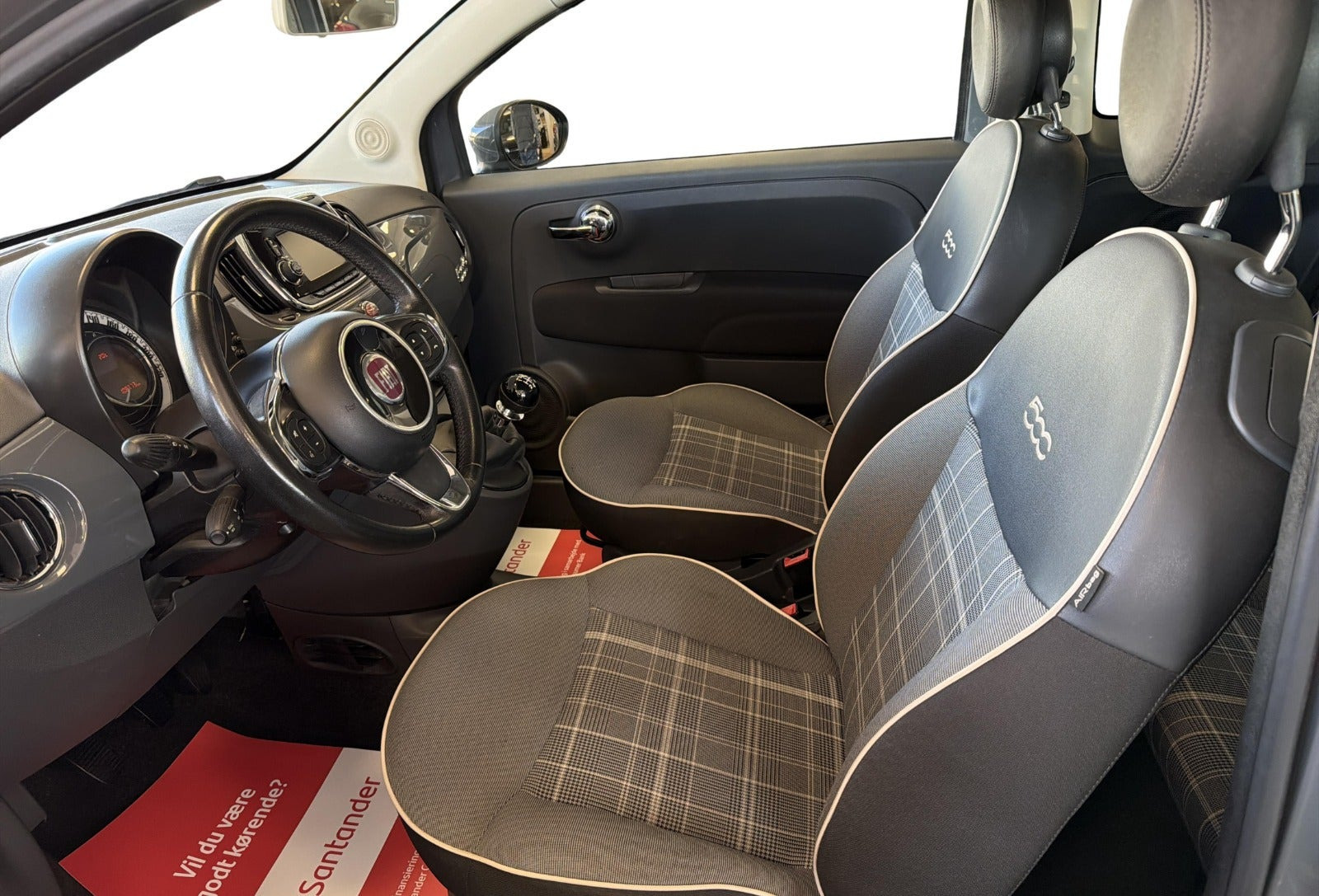 Grå Fiat 500C fra 2017