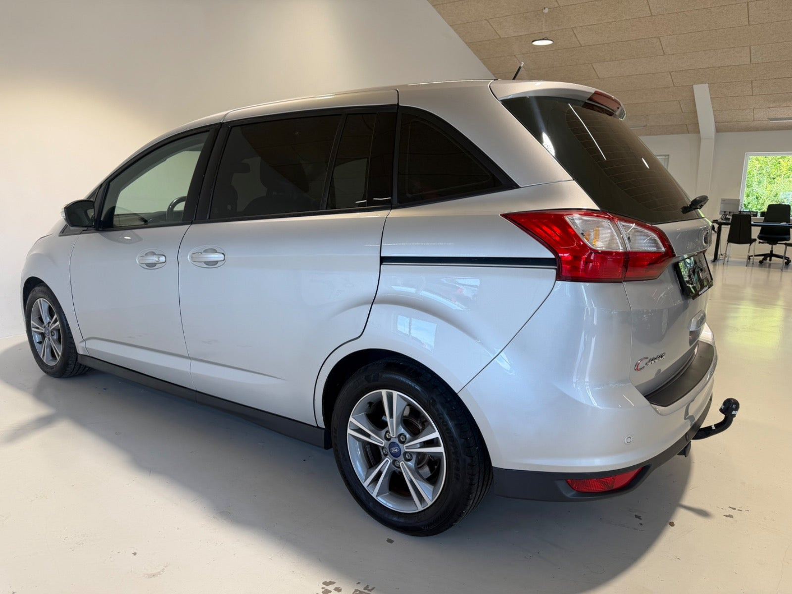 Sølv Ford Grand C-Max fra 2019