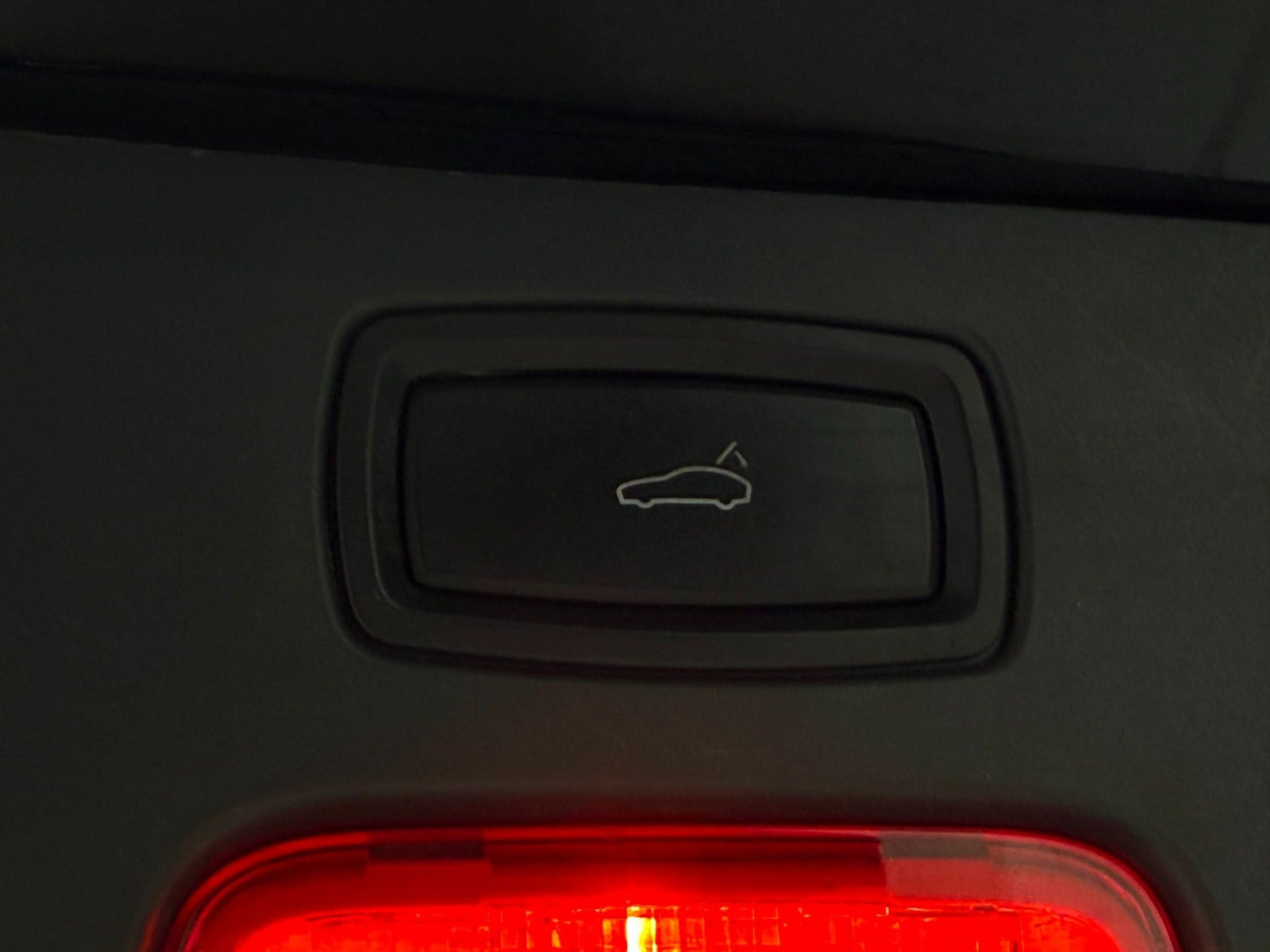 Sort Porsche Cayenne fra 2015