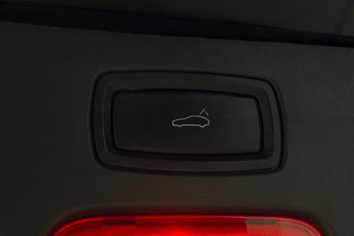 Sort Porsche Cayenne fra 2015