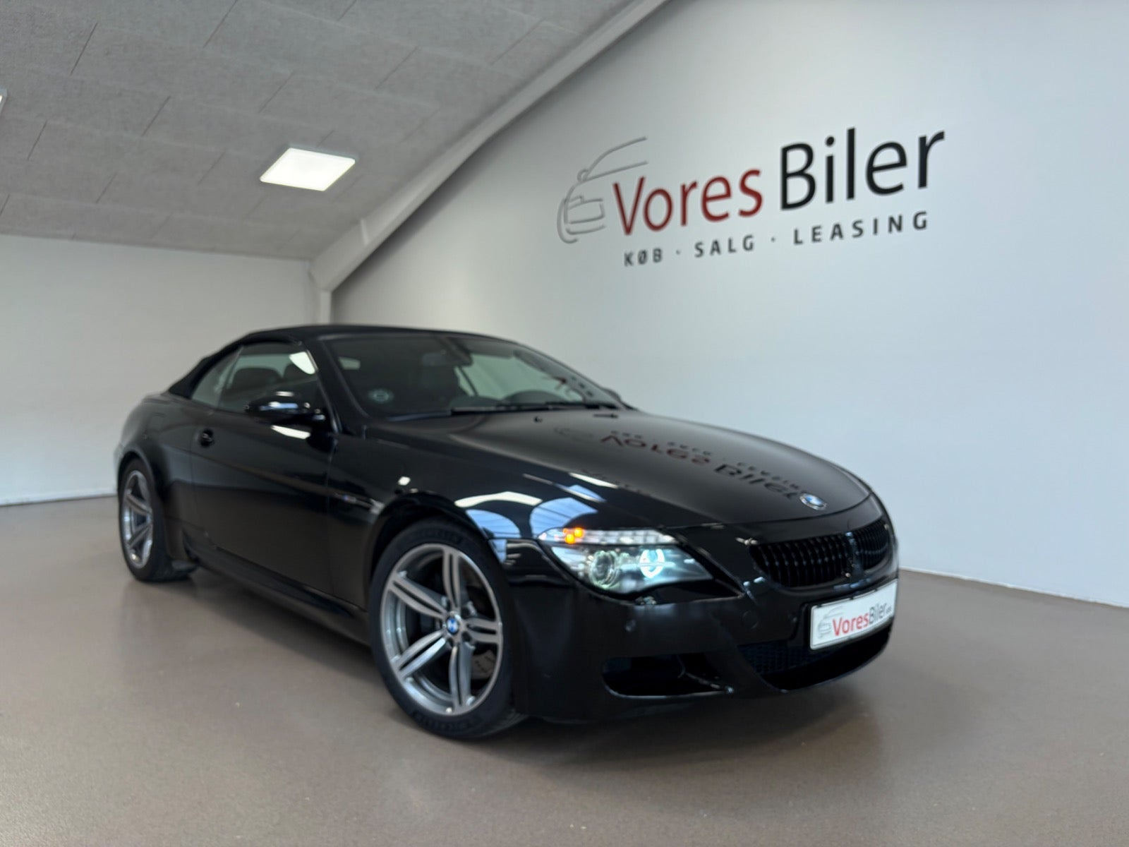 Sort BMW M6 fra 2008