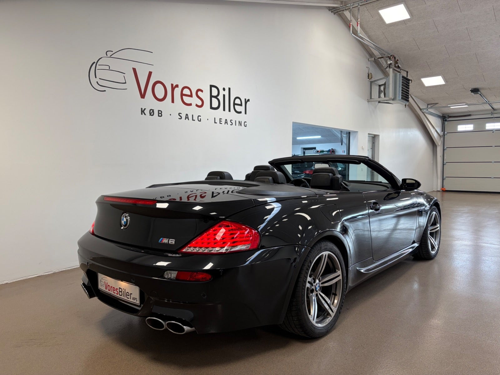 Sort BMW M6 fra 2008