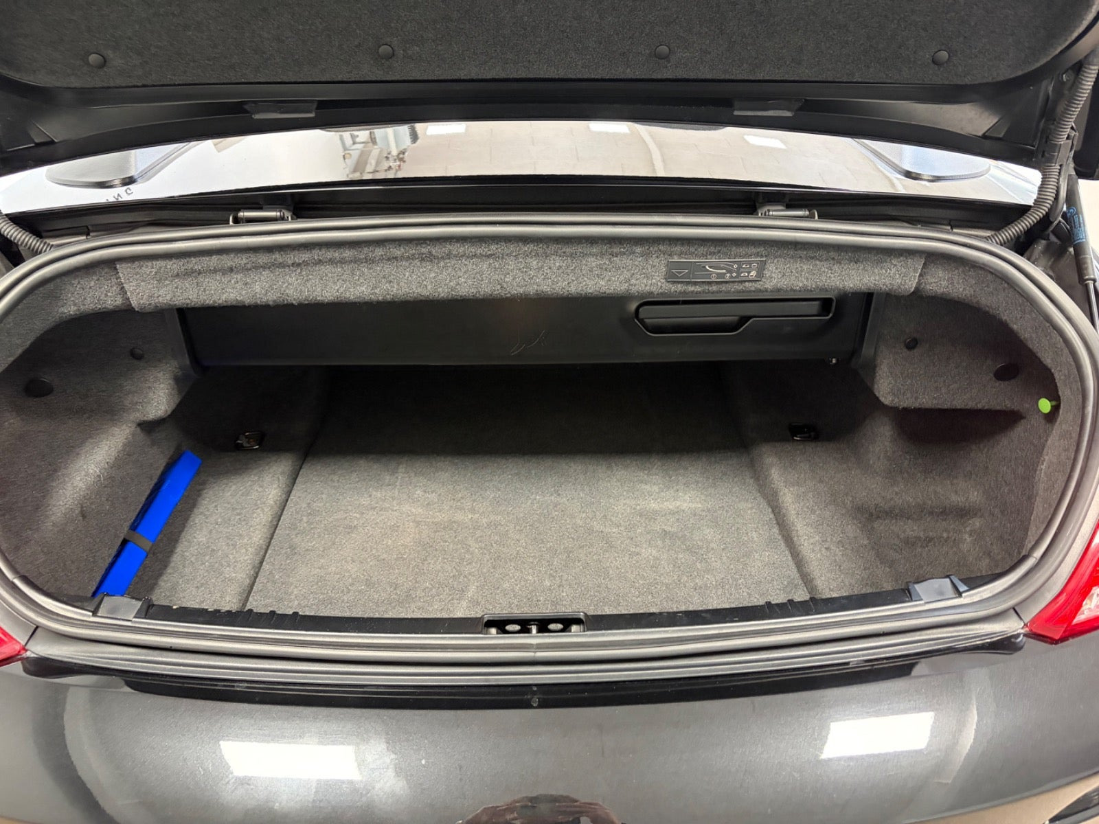Sort BMW M6 fra 2008