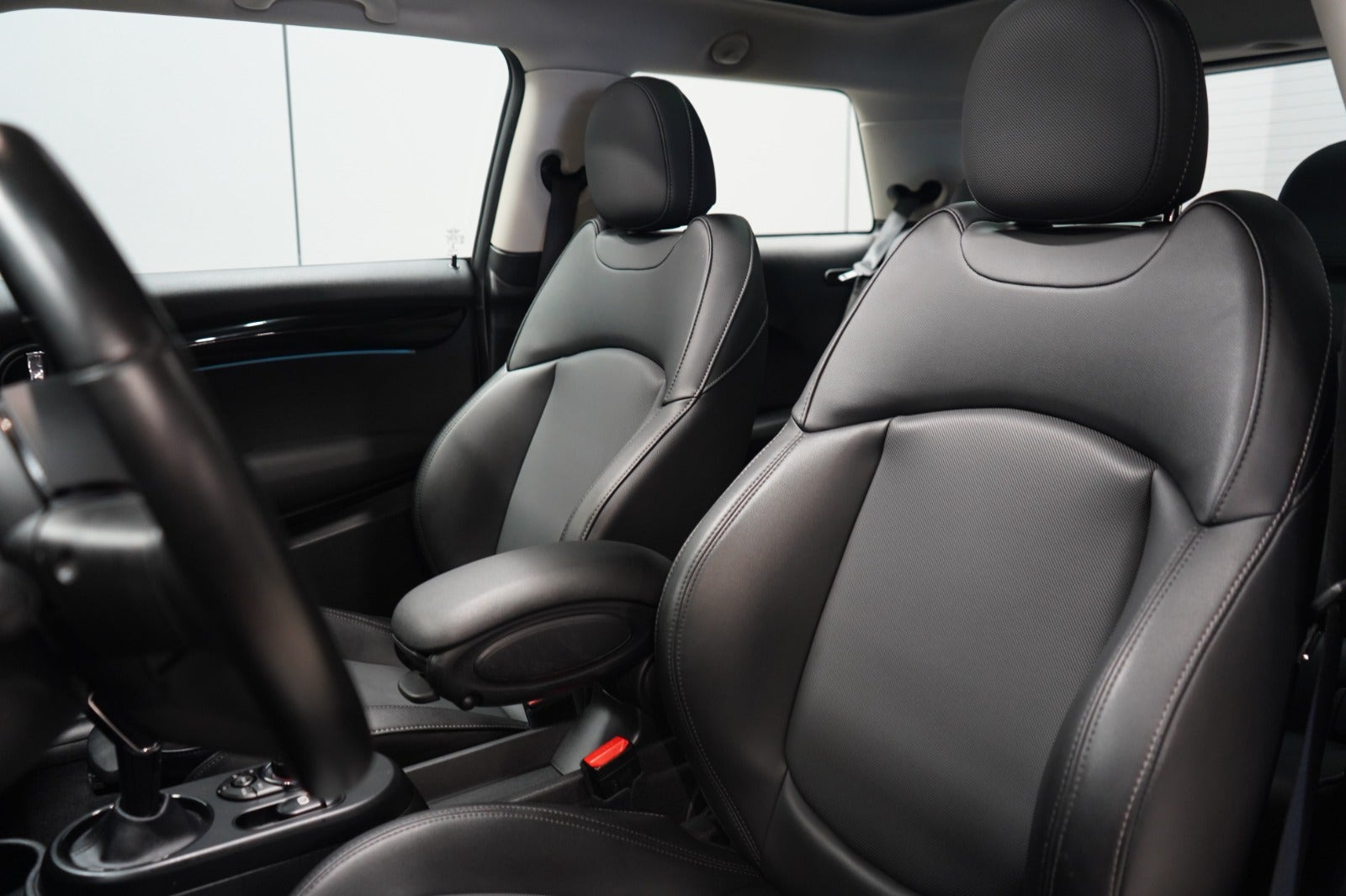 Sort Mini Cooper SE fra 2022