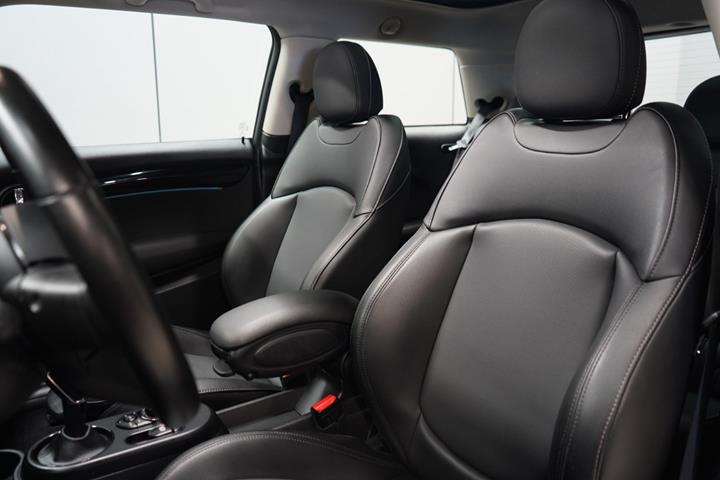 Sort Mini Cooper SE fra 2022