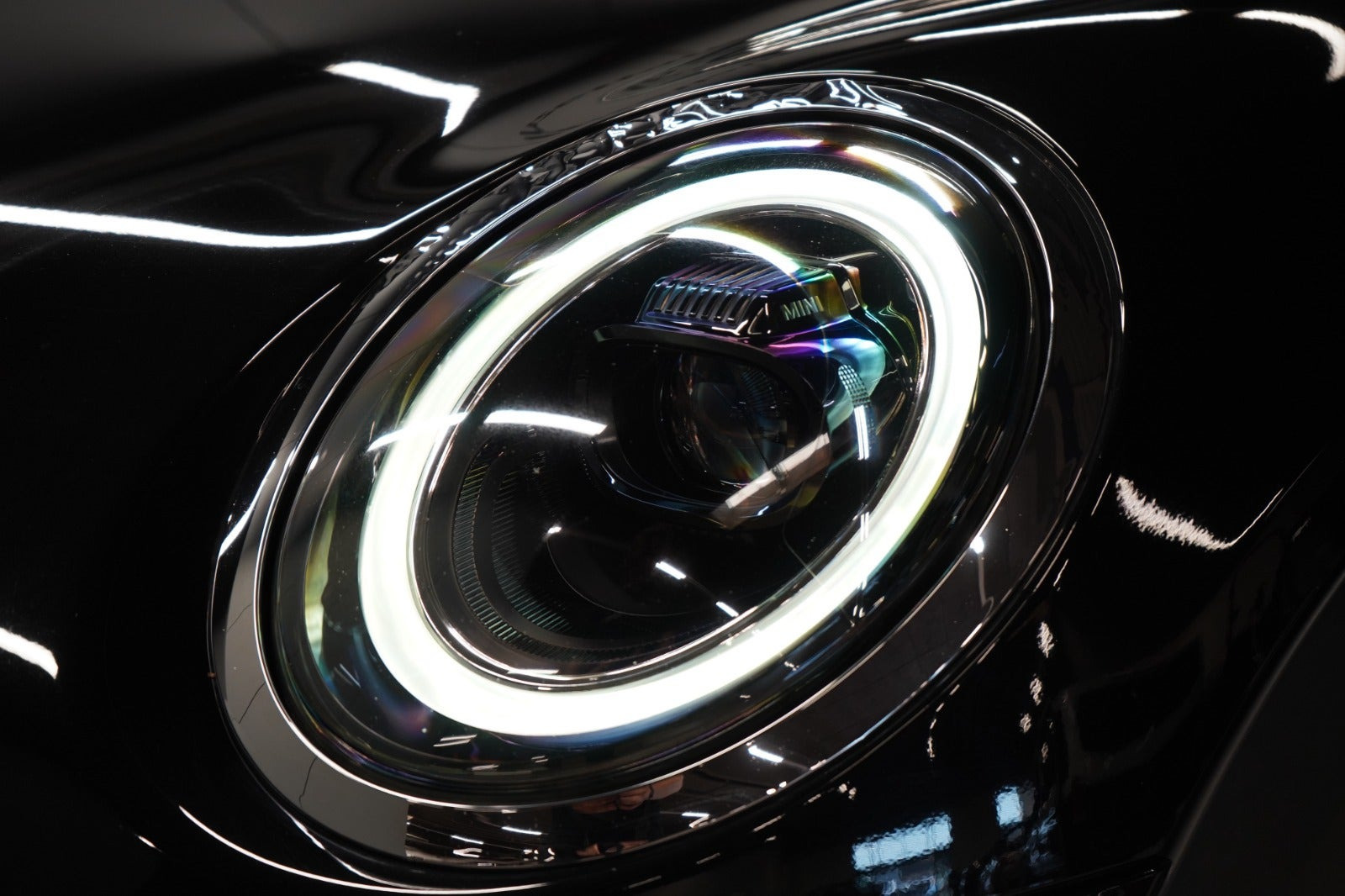 Sort Mini Cooper SE fra 2022