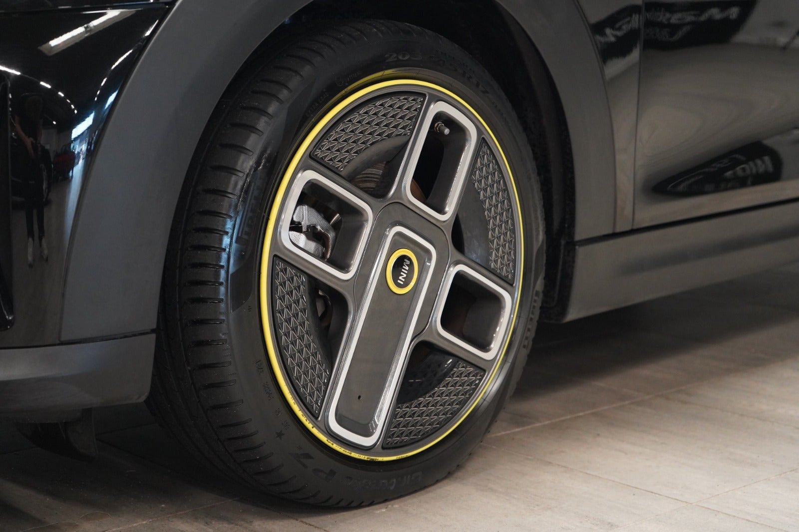 Sort Mini Cooper SE fra 2022