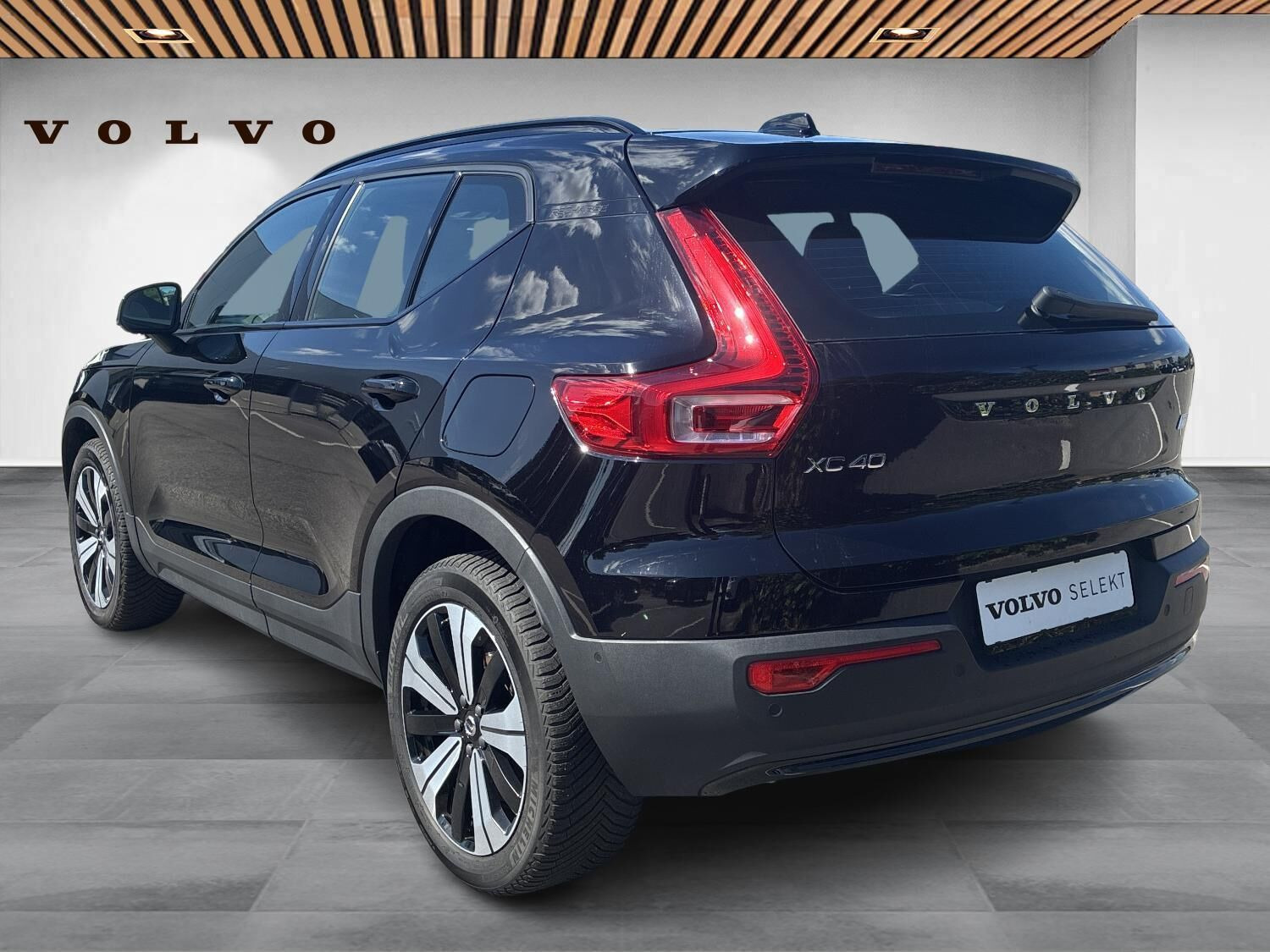 Sort Volvo XC40 fra 2023