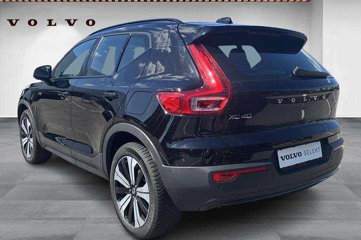 Sort Volvo XC40 fra 2023