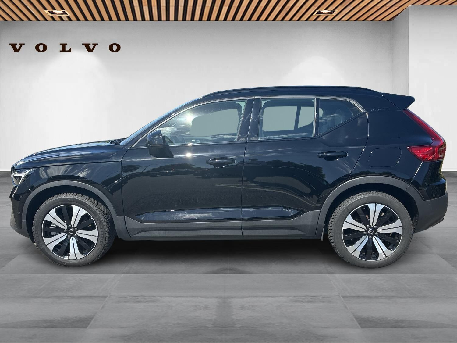 Sort Volvo XC40 fra 2023