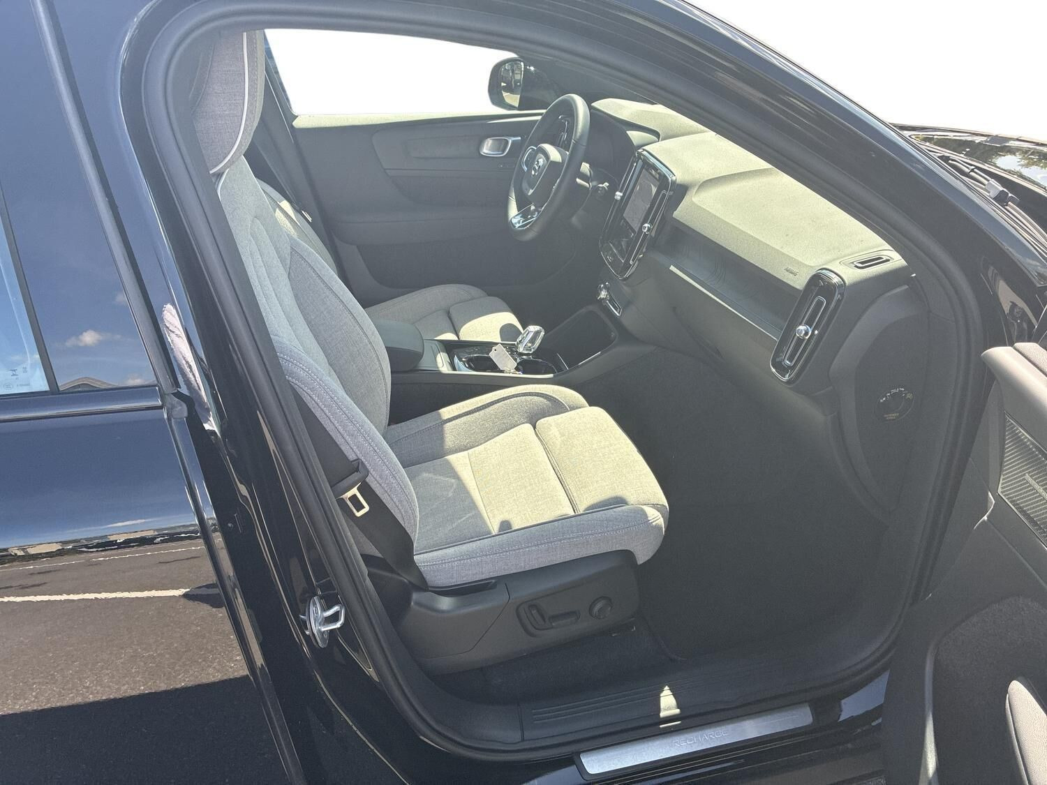 Sort Volvo XC40 fra 2023